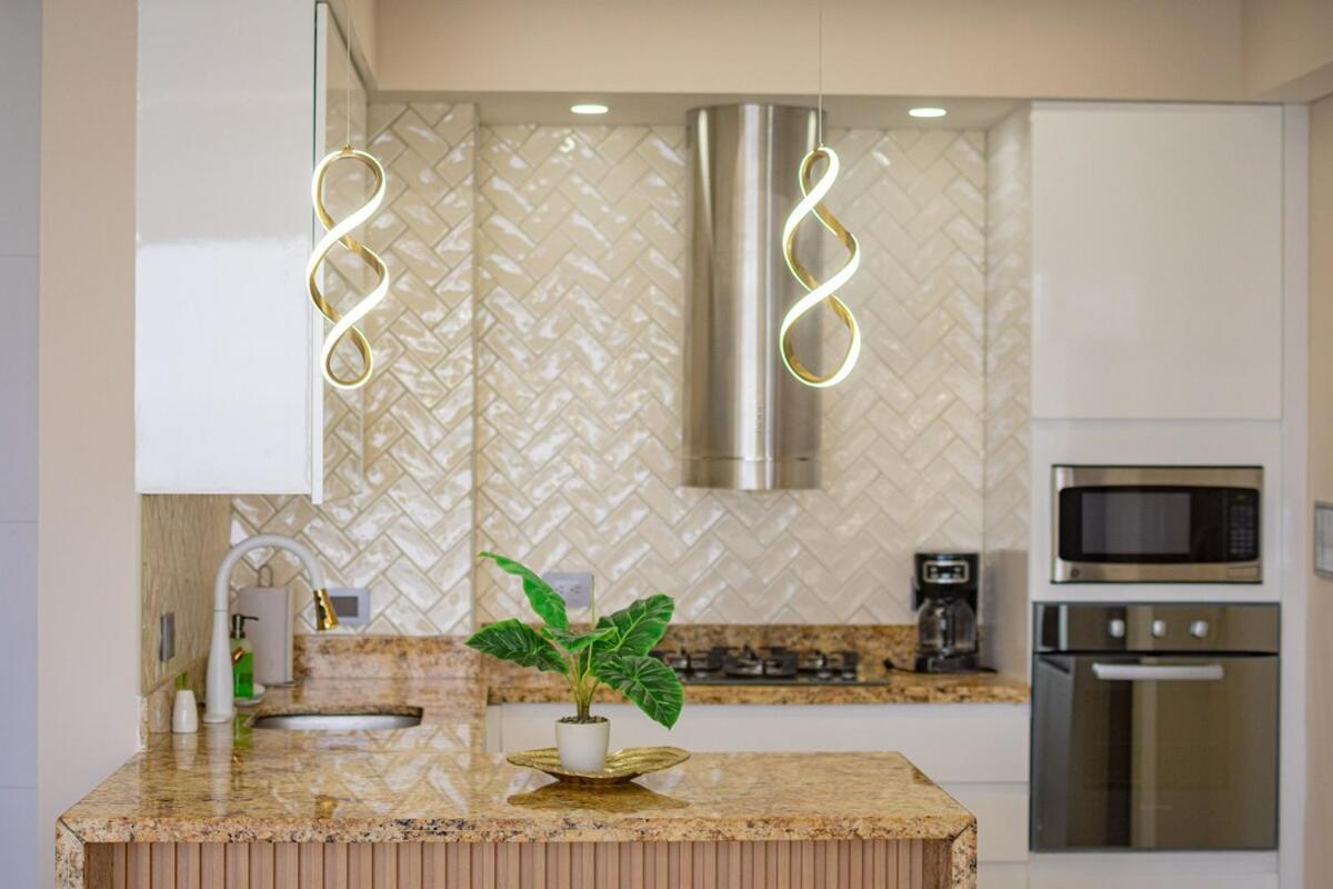 Luxury Ocean View Building H2 - Hyatt Apartment *
