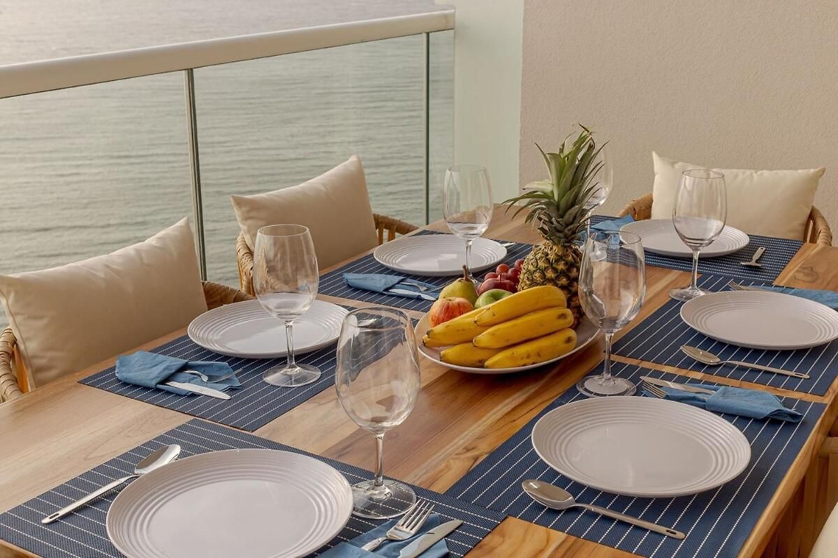 Luxury Ocean View Building H2 - Hyatt Cartagena